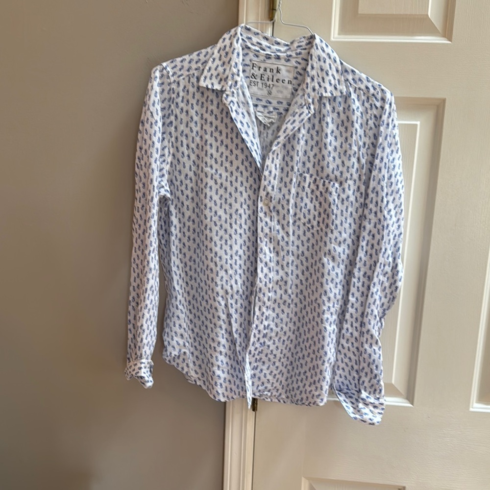 Frank & Eileen Blue and White Button Down Shirt